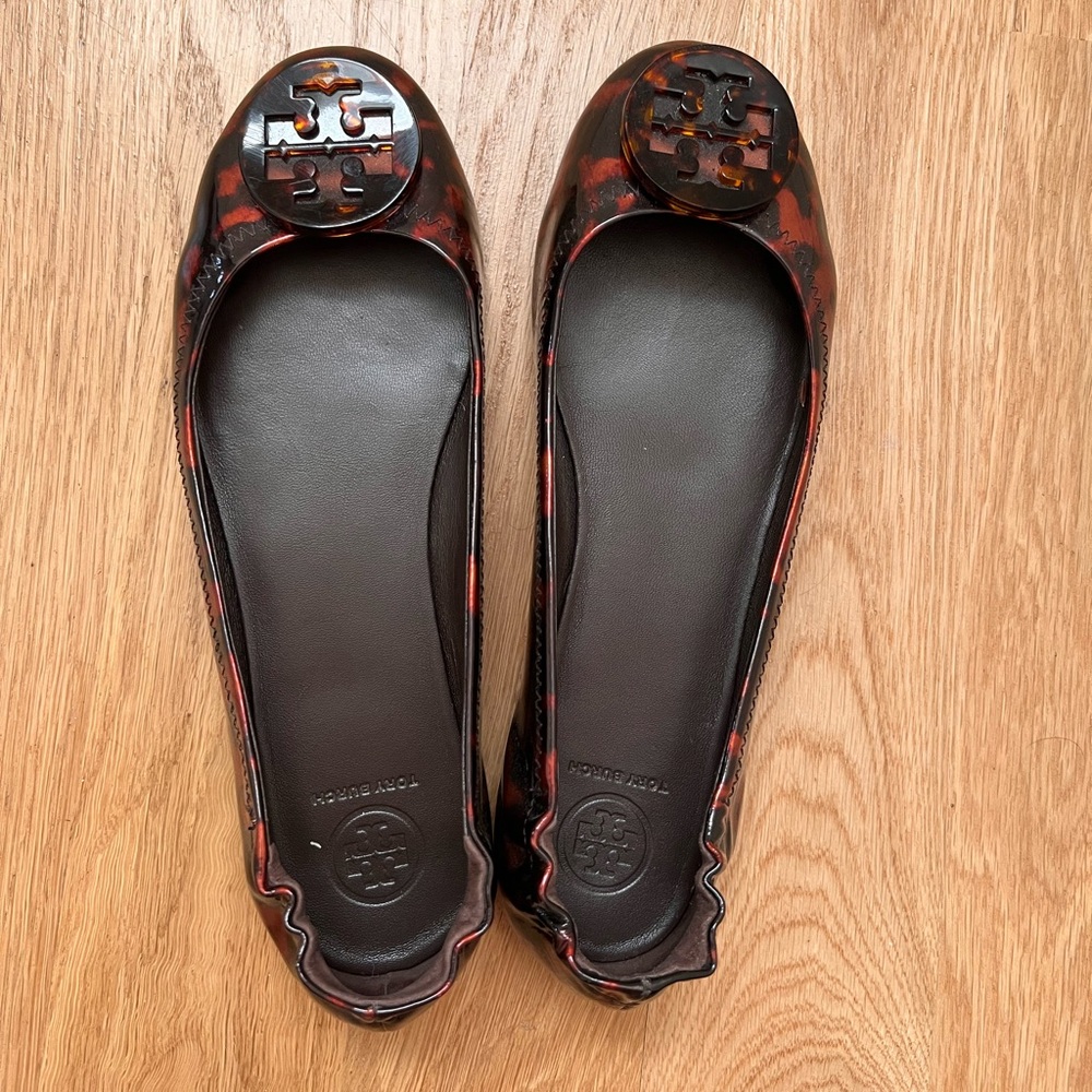 Size 8 Tory Burch flats, great condition
